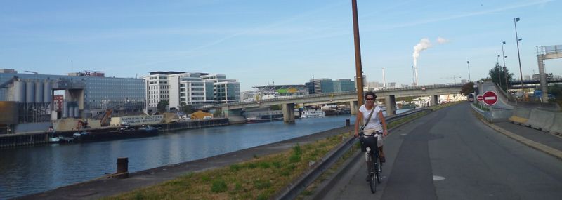 Arrivée à Paris à bicyclette, depuis le sud par les quais de Seine en 2012