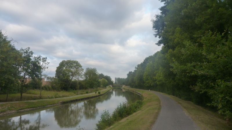 Canal latéral à la Loire du côté de Douin