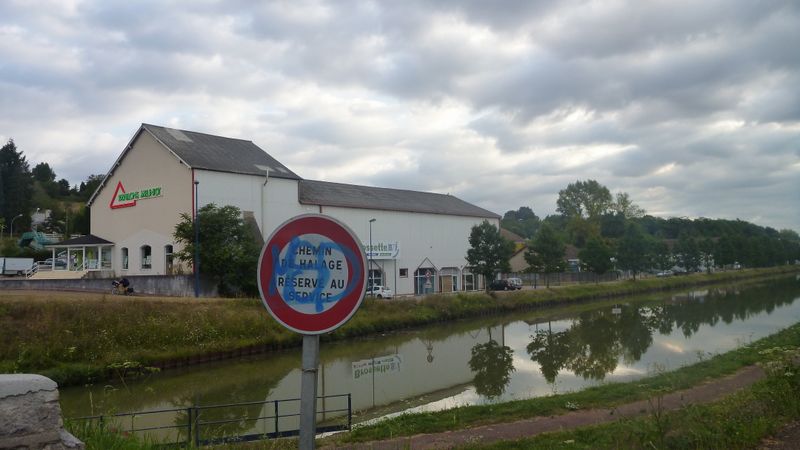 Le chemin de halage est théoriquement interdit
