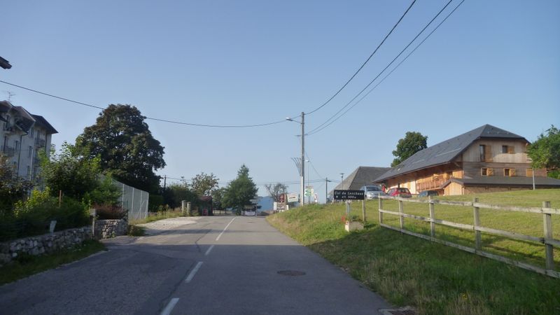 Le passage au sommet du col de Leschaux en 2012