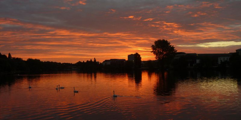 Lever de soleil sur la Seine à Melun en 2012