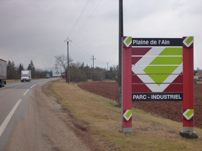 Passage dans le parc industriel de la plaine de l'Ain en 2012