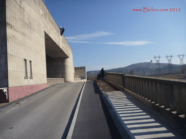 trottoir cyclable sur la viarhona chateauneuf sur rhone 2012