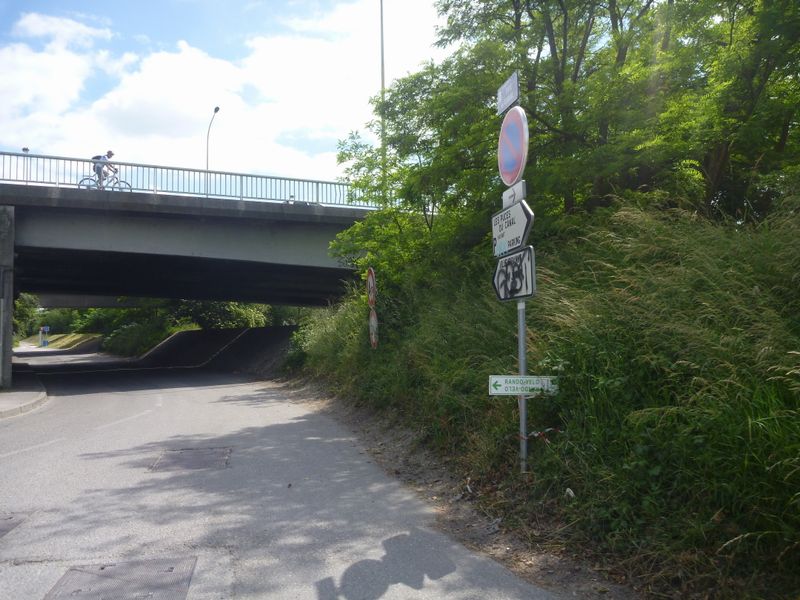 Cycliste sur le pont de la croix Luizet à Lyon en 2013