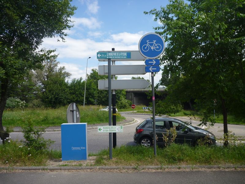 On retrouve en 2013 les restes du balisage de la fête Viarhôna