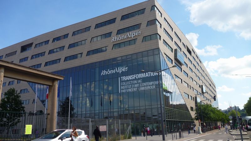 Le siège du conseil régional à la confluence de Lyon en 2013, on comprant alors nos impots locaux