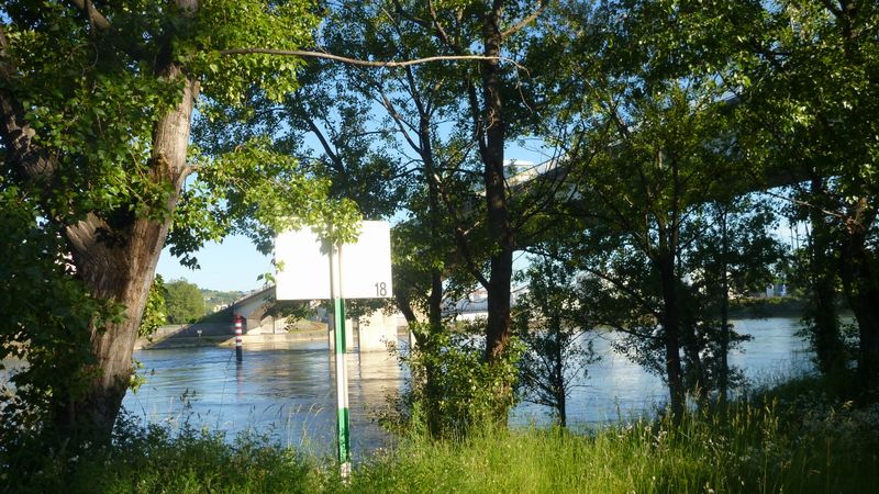 Sous le pont de .. entre Givors et Chasse sur rhône