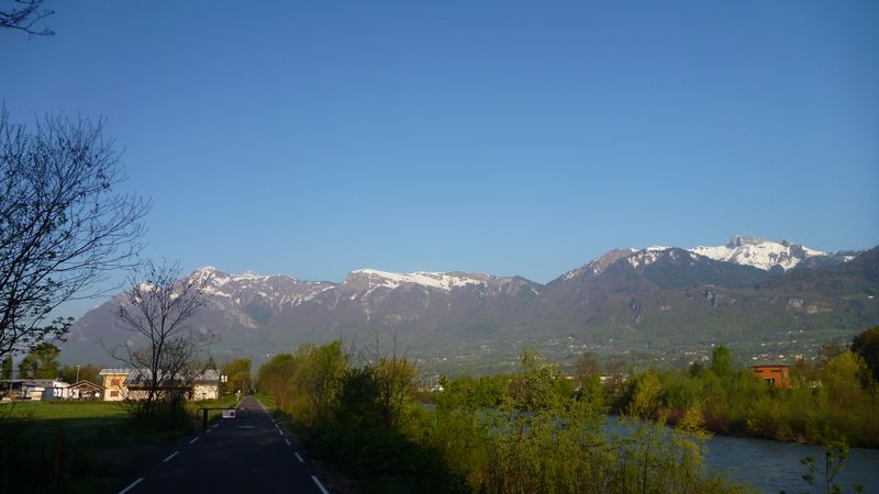 Le massif des Bauges vu de la piste cyclable Grignon Albertville en 2013