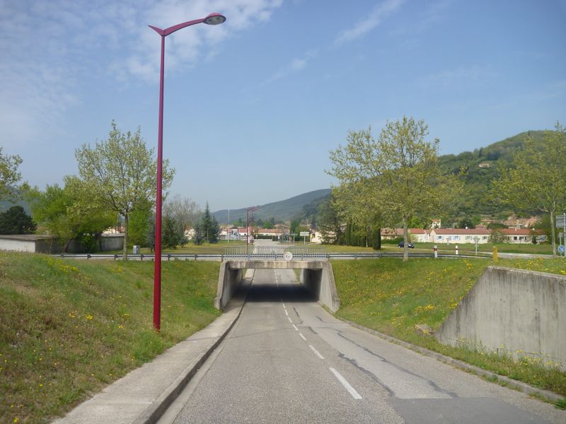 Passage sous la route vers Beauchastel