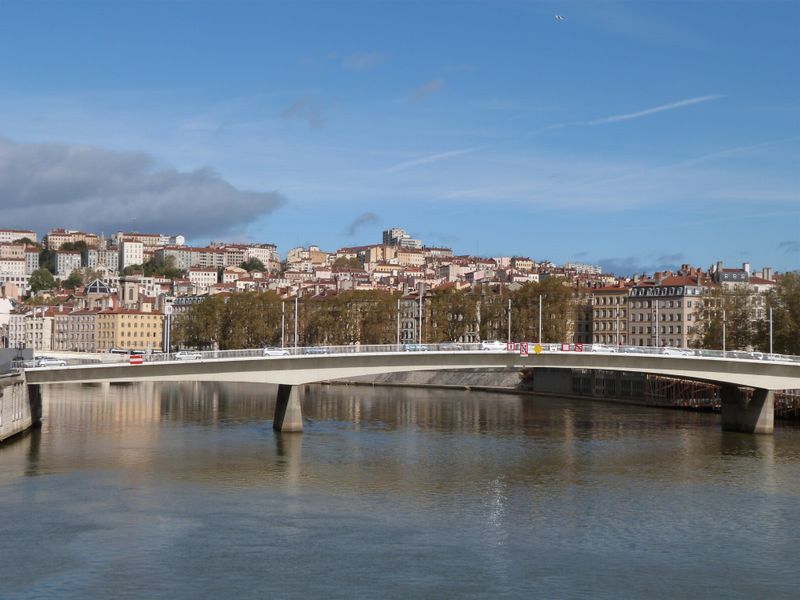 La Saône à Lyon en 2013 : La croix Rousse en fond