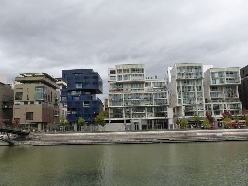 Les immeubles futuristes de la Confluence en 2013 : les cubes