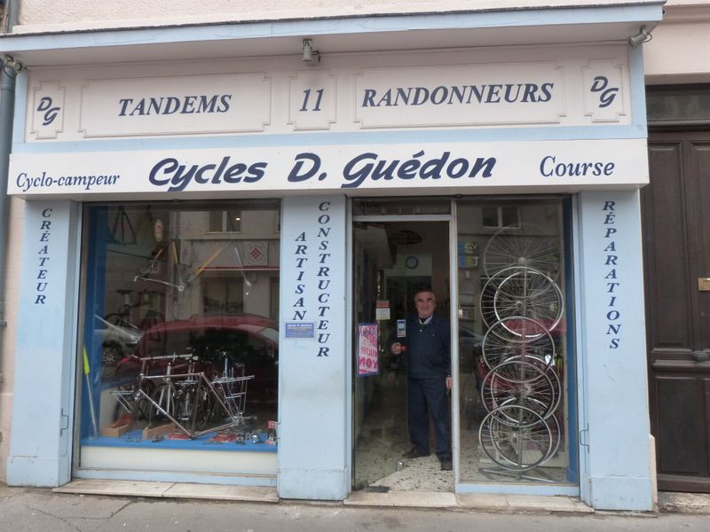 Cycles Daniel Guédon à Lyon en 2013