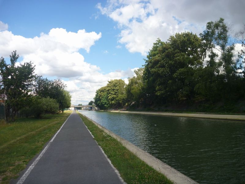 Piste cyclable du canal de l'Ourcq, en 2013