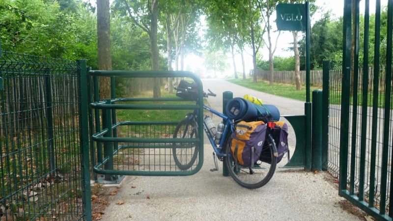 Bambée à bicyclette de la source de la Seine '(Sequana) à l'embouchure , en 2013 par claudio de la Faverges du Biclou.com