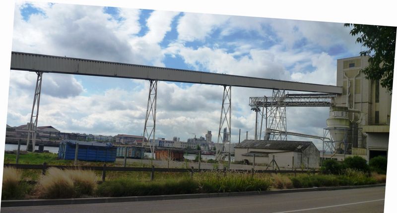 Une vue partielle du port d'activité de Rouen en 2013