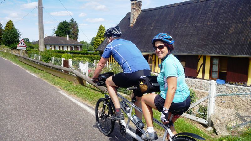 Cyclos tandemistes de Seynod Annecy, vus en 2013 en Normandie