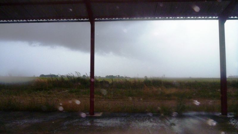 Ô rage ô désespoir : toute la colère de Zeus et toute la pluie du ciel nous tombe dessus
