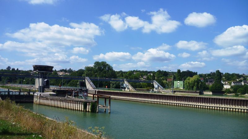 Samoreau ? : Premier grand barrage sur la Seine avant Corbeil Essonne