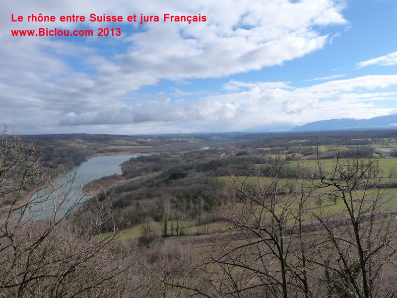 Le Rhône entre Suisse et jura français avant le défilé de l'écluse