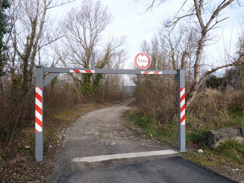 Le début de la piste cyclable vers Romans à la confluence isere Rhône en mars 2013