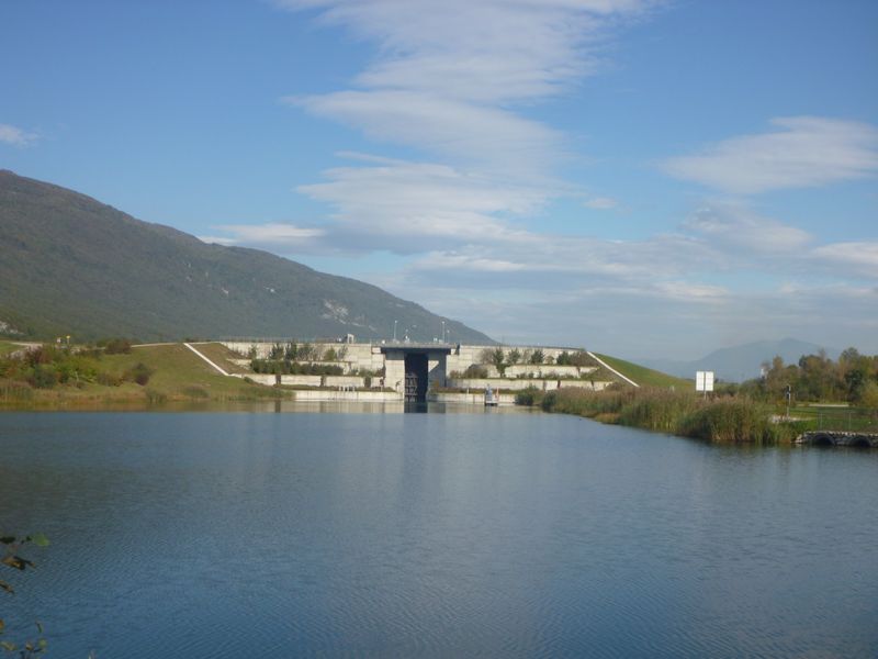 Ecluse de Chautagne sur le Rhône en 2014