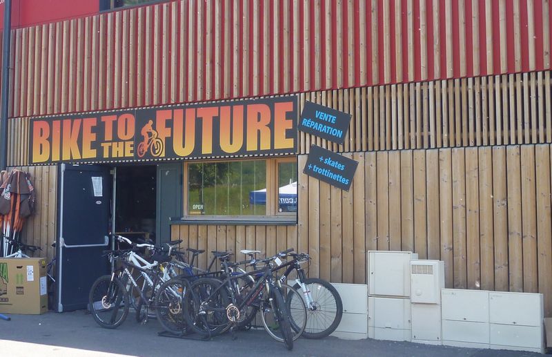 Repérage du côté de la zone artisanale et industrielle de Crolles Bernin, en 2015 : Un vélociste sait on jamais ..