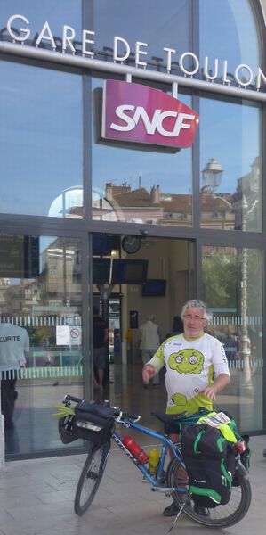 Claudio fait le beau en Gare de Toulon, en 2015