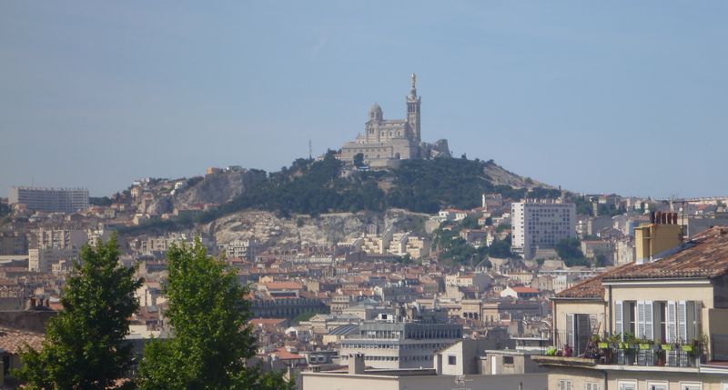 Marseille, la bonne mère en 2015 vue depuis la gare 