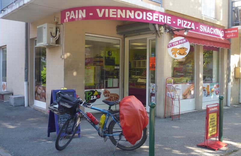 Boulangerie à Aiton Savoie en 2015, anciennement chez Loana