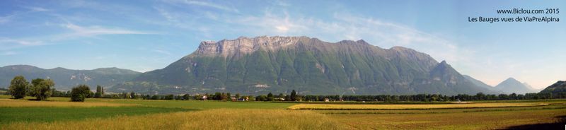 Les Bauges, vue depuis Aiton, la plaine de la Combe de Savoie en 2015