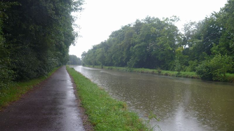 pluie sur le canal