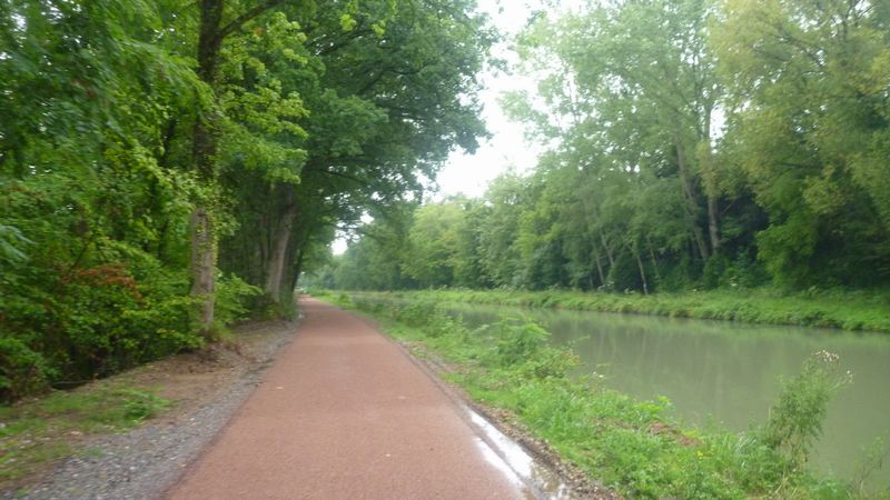 Revêtemnt-de-M-grossier-sur-véloroute-canal-latéral-loire-nièvre-2014