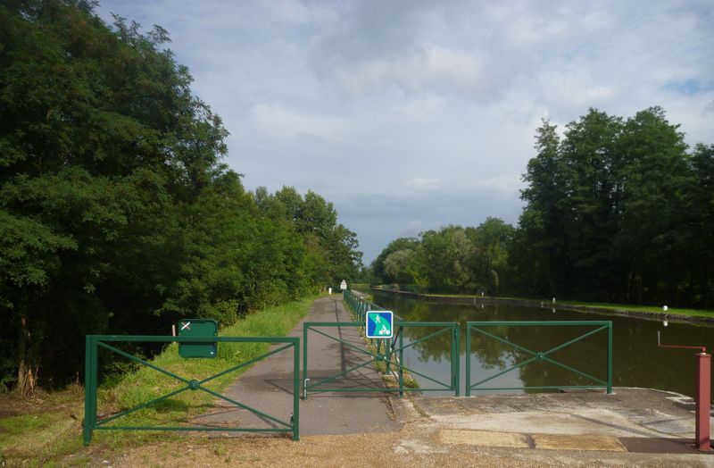 slalom-spécial-au-dord-du-canal-Diou