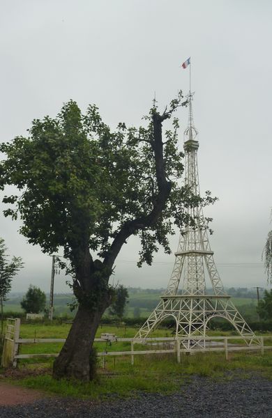 Mini-tour-Eiffel-en-mâconnais-2014