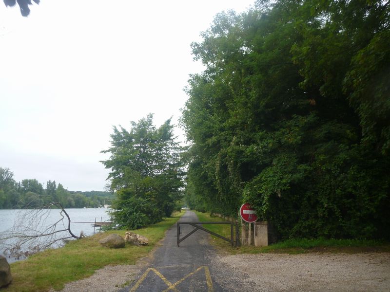 Photo-longer-seine-008-mee-sur-seine-ca-passe