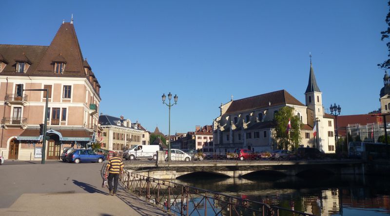 Photo-longer-seine-001-Annecy-pont-de-la-halle