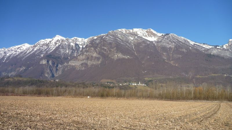 Grésy sur isère et les Bauges, vus de la petite route du sud