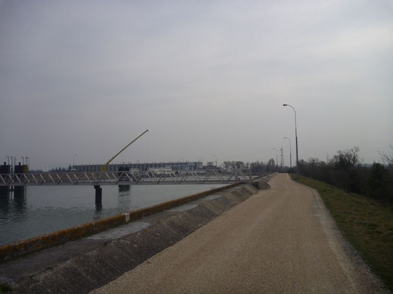 Viarhona arrive au Barrage de Beauchâstel