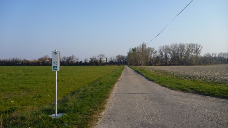 On trouve balisage Viarhona entre Bourg saint Andéol et Pont saint Esprit