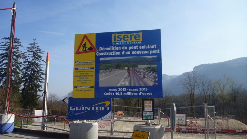 Pont de l'izeron enjambera l'isére en 2015, en construction 2014