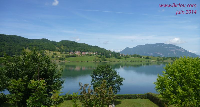 Le lac du lit du roi sur le Rhône , en 2014