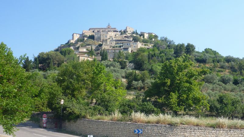 Gordes vue dans bas en 2014