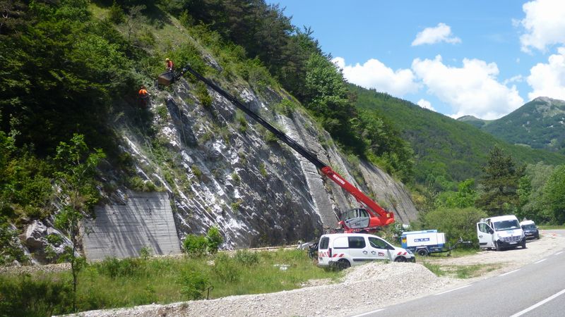 Travaux le long de la voie férrée Digne Lus la croix haute - Grenoble en 2014
