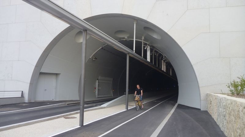 Entrée du Tunnel cycliste de la croix Rousse 2014