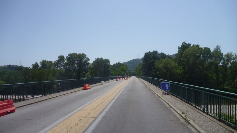 Viarhôna sur le pont de Beauchastel : Blême ? en 2014