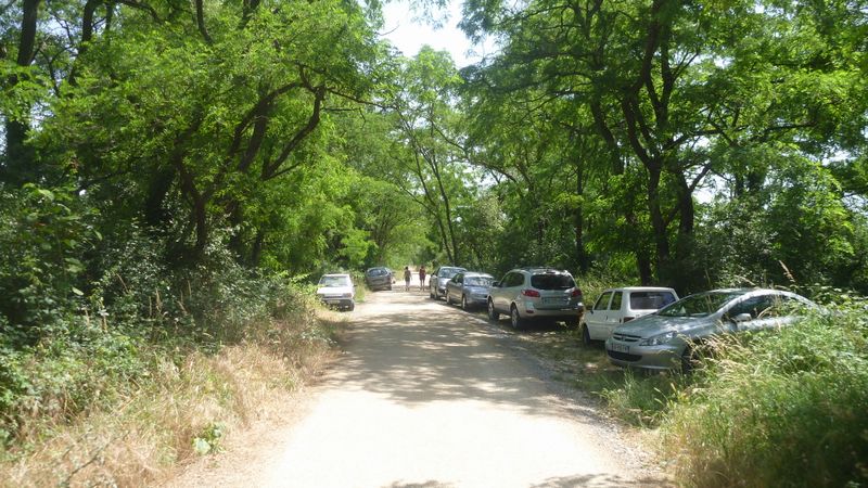 Viarhôna sert de parking ici à Beauchastel en 2014 !