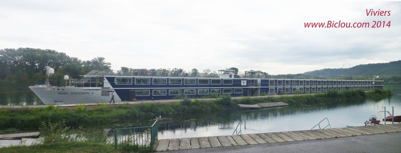 Bâteaux de croisières à Viviers sur le Rhône en 2014