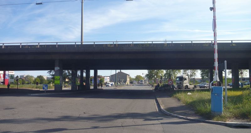 entrée cycliste délicate dans saint Fons