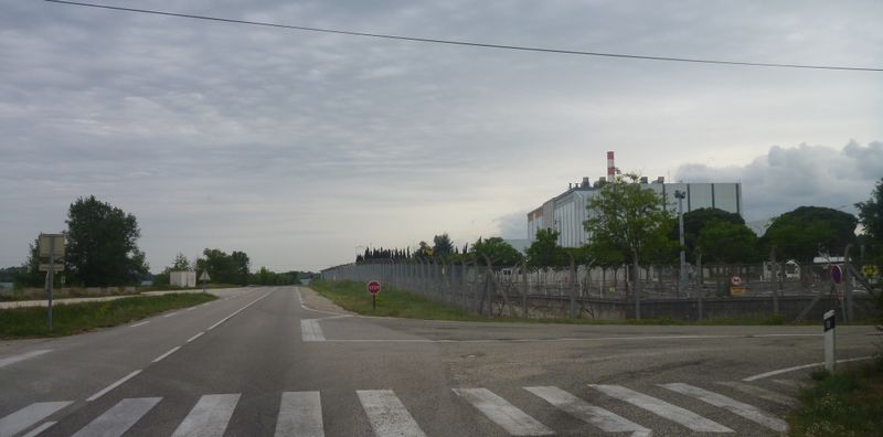 La route de Marcoule D 138 n'est pas très folichone et a un mauvais rendu