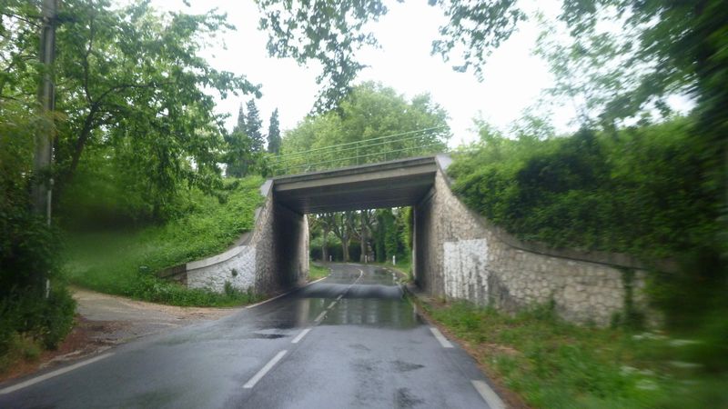 On insiste sur la route vers Sauveterre